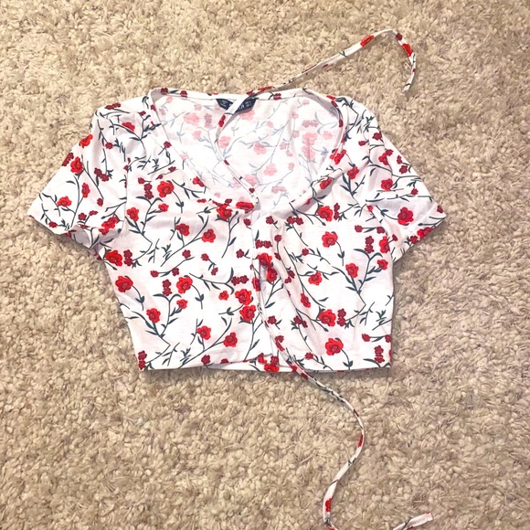 Tops - Tie front crop top